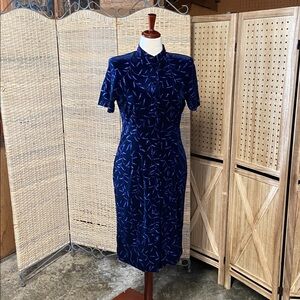 Velvet Mandarin-Collar Midi Dress in Deep Navy